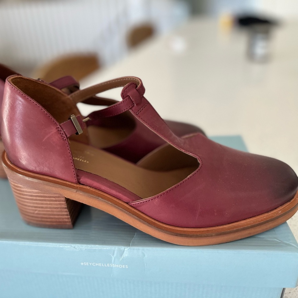 New leather Seychelles